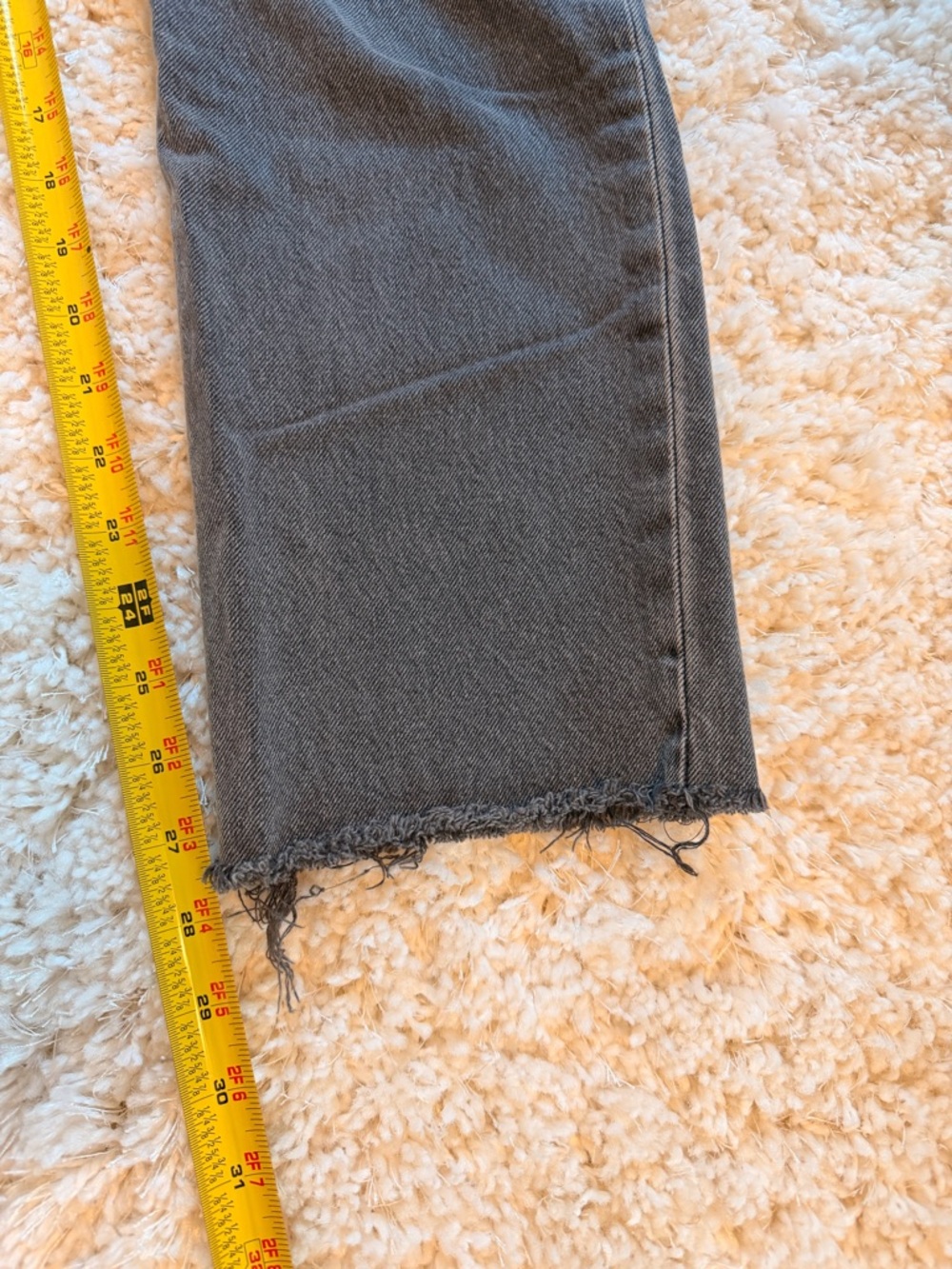 Levi’s Women’s 501 Gray Raw Hem Button Fly Jeans Sized 29 - Picture 6 of 6